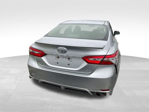Used 2018 Toyota Camry SE image 8