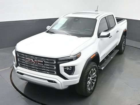 Used 2025 GMC Canyon Denali AWD/4WD image 40