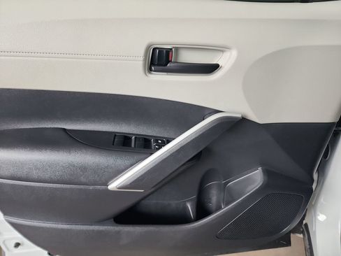 Used 2022 Toyota Corolla Cross LE FWD image 12
