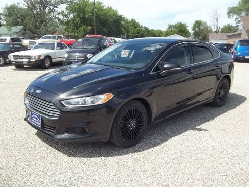 Used 2014 Ford Fusion SE w/ Equipment Group 202A FWD image 2