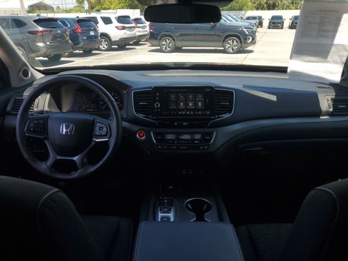 Used 2024 Honda Ridgeline Sport image 17