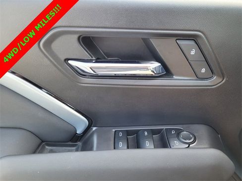 Used 2024 Chevrolet Colorado Z71 w/ Z71 Convenience Package 2 image 26