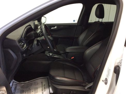 Used 2023 Ford Escape ST-Line Select AWD/4WD image 15
