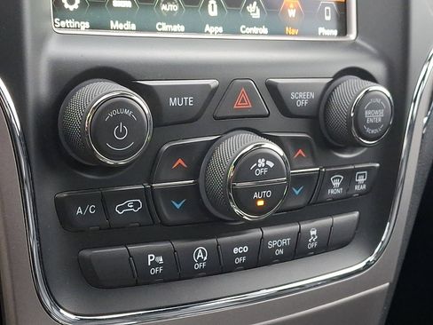 Used 2018 Jeep Grand Cherokee Limited w/ Trailer Tow Group IV image 16