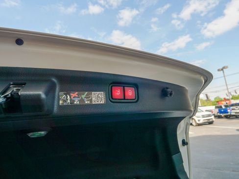 Used 2023 Mercedes-Benz C 300 4MATIC Sedan image 11