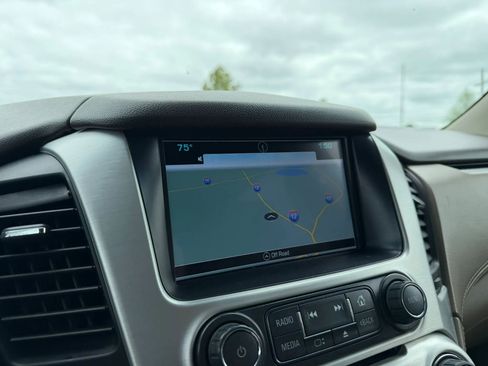 Used 2019 GMC Yukon XL SLT w/ Open Road Package image 11