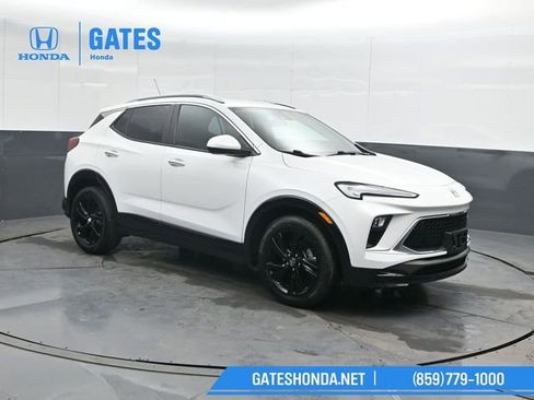 Used 2024 Buick Encore GX Sport Touring image 4