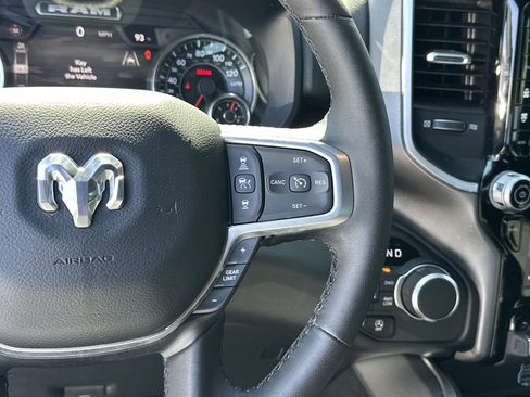 Used 2025 RAM 1500 Big Horn AWD/4WD image 28