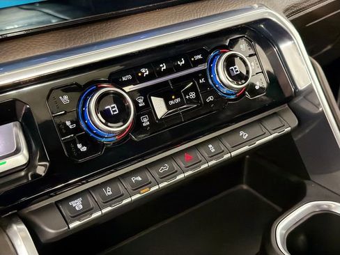 Used 2024 GMC Sierra 2500 Denali w/ Denali Reserve Package image 16