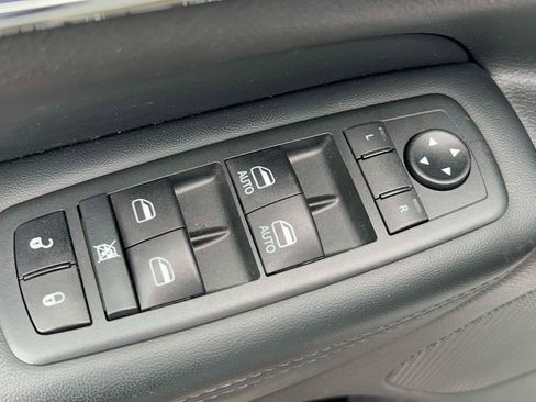 Used 2021 Jeep Grand Cherokee Limited AWD/4WD image 22