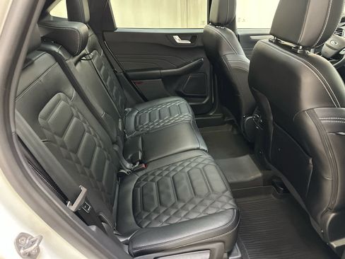 Used 2024 Ford Escape Platinum w/ Premium Technology Package image 19