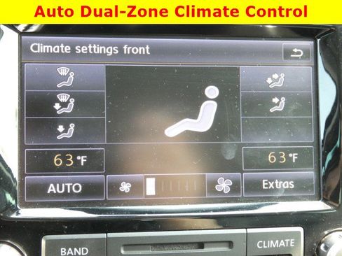 Used 2013 Volkswagen Touareg Sport image 16