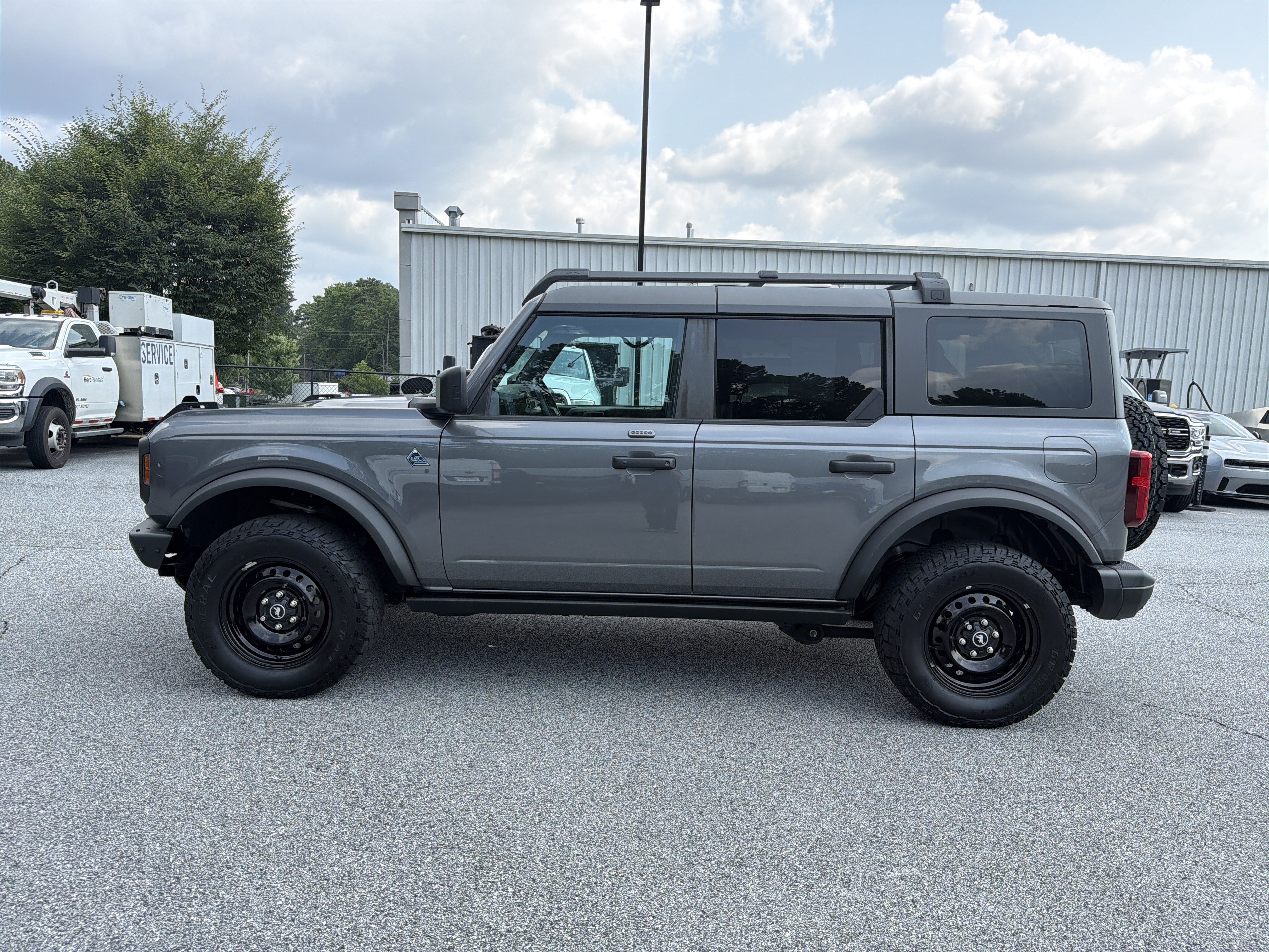 Used 2023 Ford Bronco Black Diamond AWD/4WD image 4