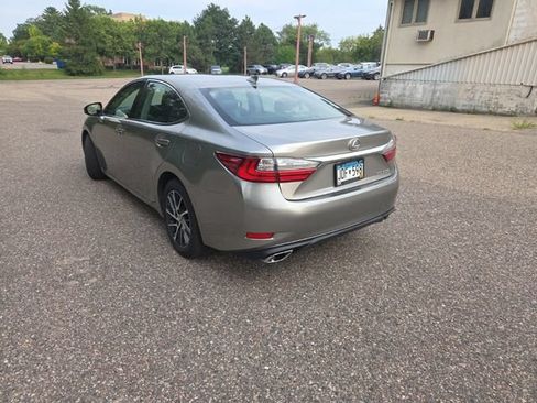 Used 2016 Lexus ES 350 w/ Premium Package w/Wood Trim FWD image 9