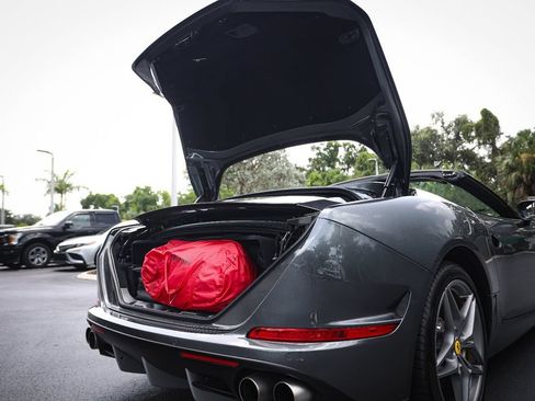Certified 2016 Ferrari California T RWD image 23