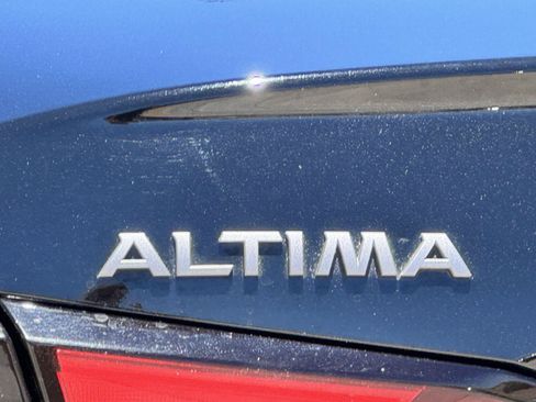 Used 2024 Nissan Altima 2.5 SV FWD image 12