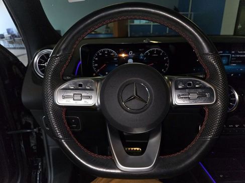 Used 2023 Mercedes-Benz GLB 250 image 14