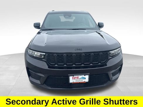 Used 2023 Jeep Grand Cherokee Altitude image 9