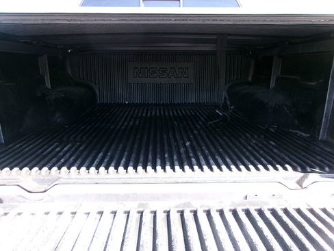 Used 2016 Nissan Frontier SV image 11