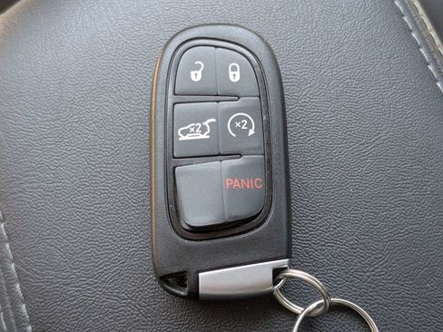 Used 2019 Jeep Cherokee Limited FWD image 33