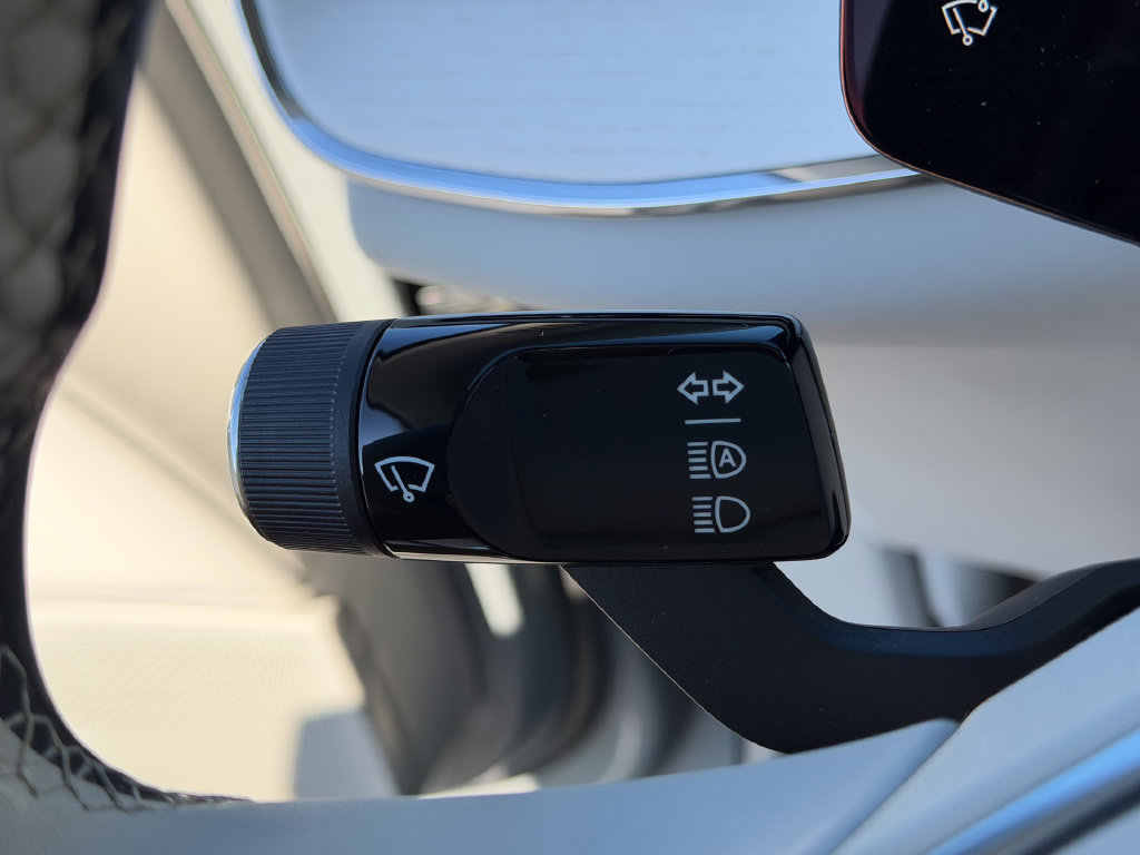 Certified 2025 Volvo EX90 Ultra AWD/4WD image 37