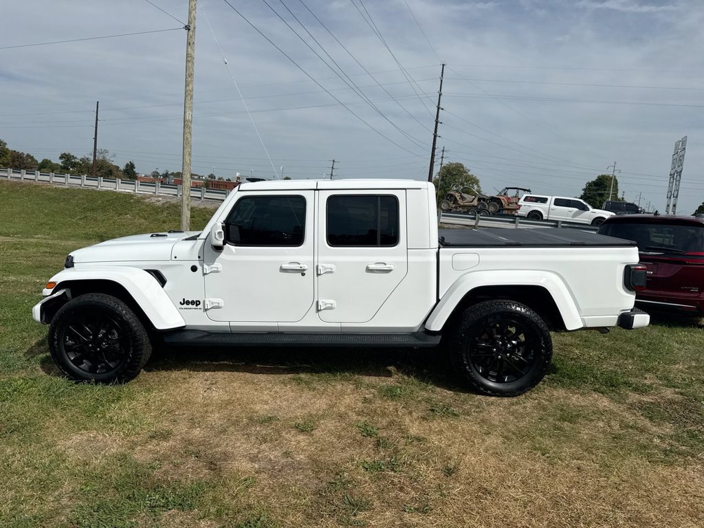 Used 2023 Jeep Gladiator Overland AWD/4WD image 3