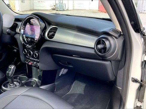 Used 2022 MINI Cooper 4-Door Hardtop image 18