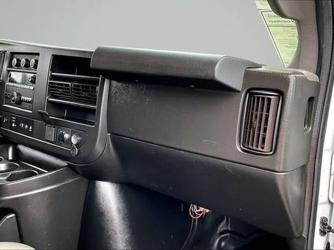 Used 2021 GMC Savana 2500 w/ Enhanced Convenience Package RWD image 26