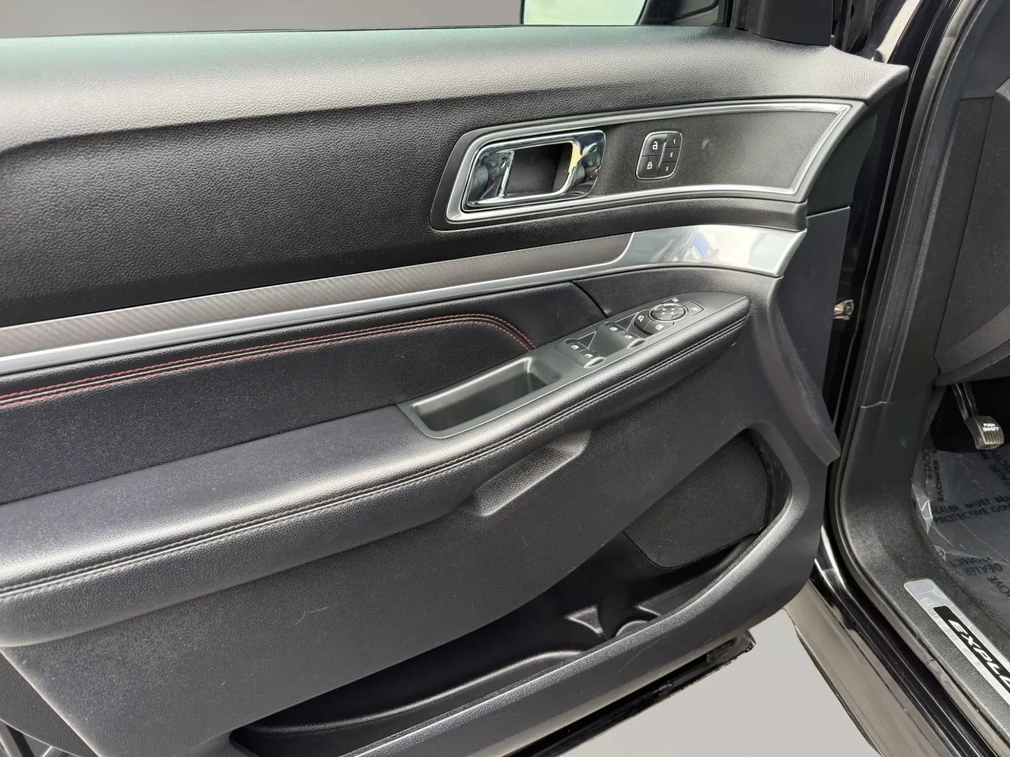 Used 2019 Ford Explorer Sport w/ Equipment Group 401A AWD/4WD image 13