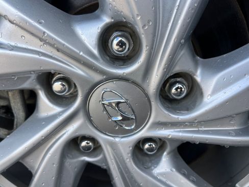 Used 2019 Hyundai Tucson SE image 33