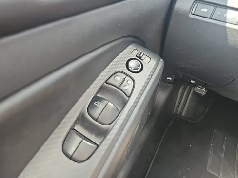 Used 2025 Nissan Altima 2.5 SV FWD image 32
