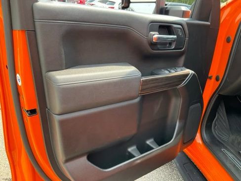 Used 2022 Chevrolet Silverado 1500 LT Trail Boss w/ LPO, Dark Essentials Package AWD/4WD image 7