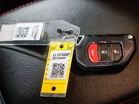 Used 2020 Jeep Gladiator Rubicon image 30