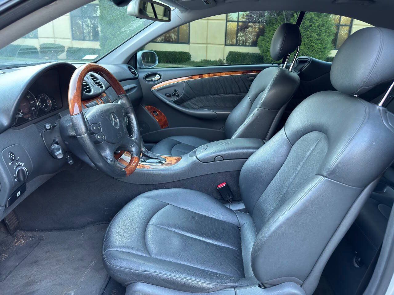 Used 2005 Mercedes-Benz CLK 500 Coupe w/ Sunroof Pkg image 9