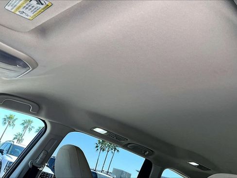 Used 2023 Subaru Ascent Premium w/ Convenience Package image 12