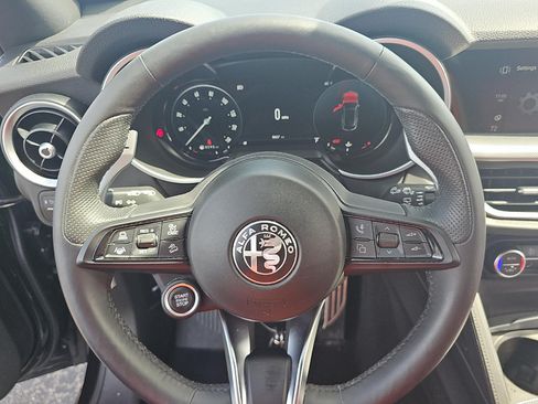 Used 2025 Alfa Romeo Stelvio Sprint w/ Veloce Package AWD/4WD image 3