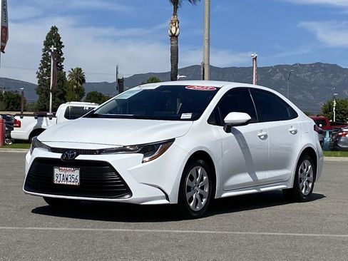 Certified 2025 Toyota Corolla LE image 36