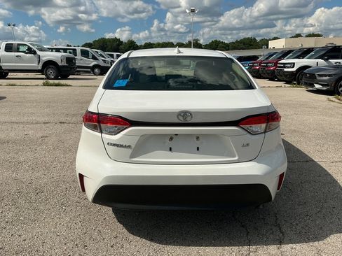 Used 2023 Toyota Corolla LE w/ LE Convenience Package FWD image 3