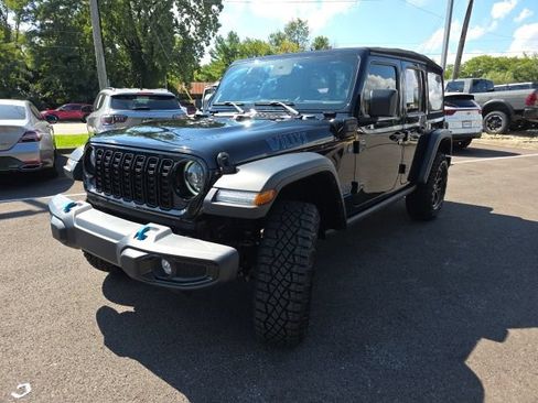 Used 2024 Jeep Wrangler Unlimited AWD/4WD image 15