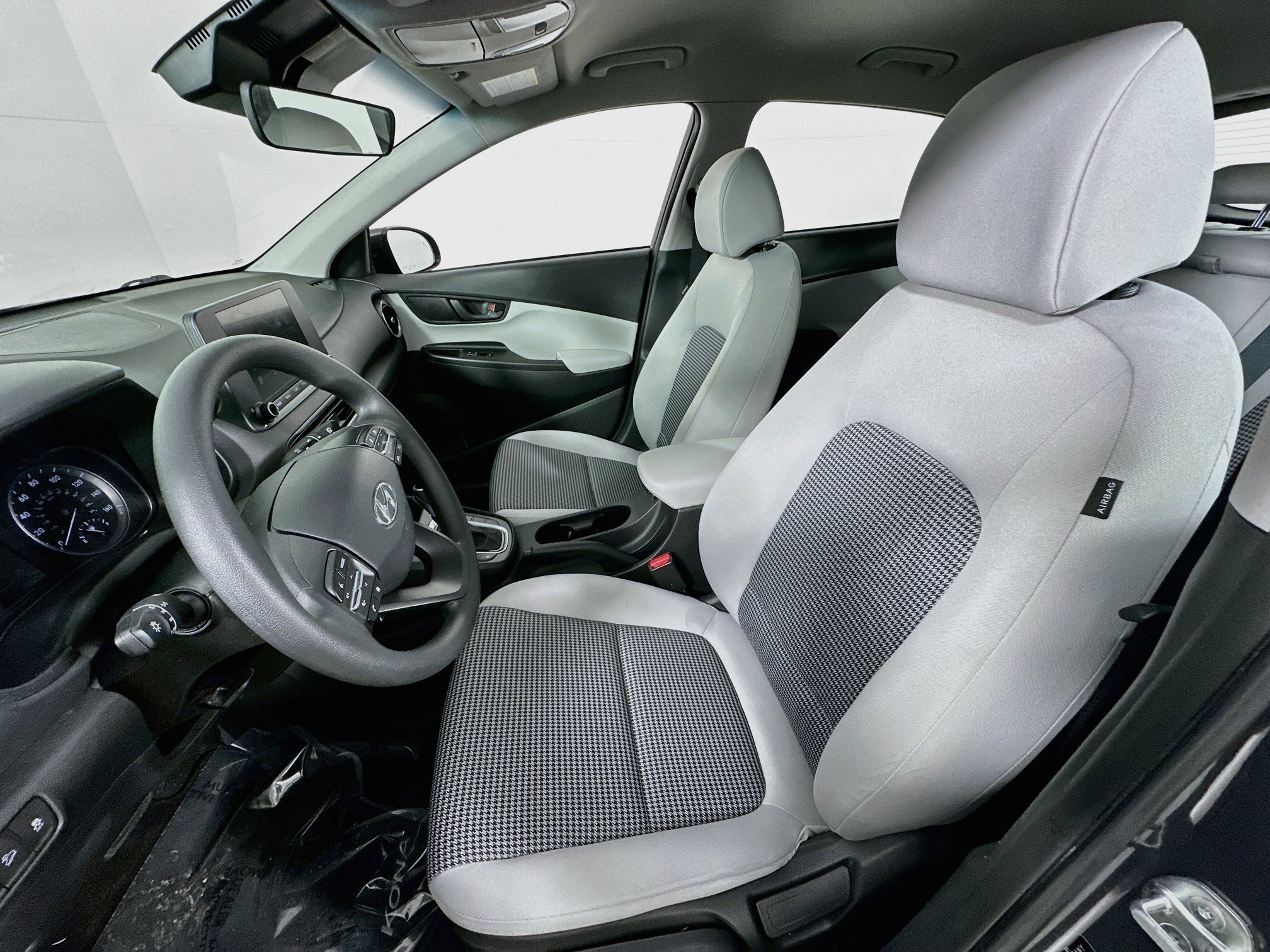 Used 2023 Hyundai Kona SE w/ Cargo Package AWD/4WD image 19