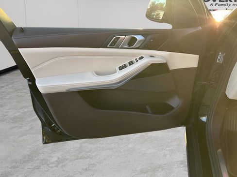 Used 2019 BMW X5 xDrive40i w/ Convenience Package image 32