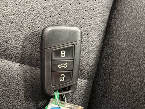 Used 2022 Volkswagen Jetta SE FWD image 37