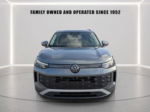 Certified 2025 Volkswagen Tiguan S w/ 18" Wheel Package FWD image 8