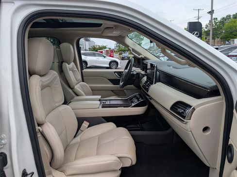Used 2021 Lincoln Navigator Reserve w/ Luxury Package AWD/4WD image 10