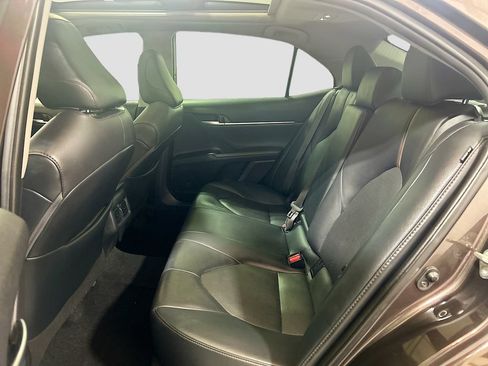 Used 2020 Toyota Camry XLE FWD image 22