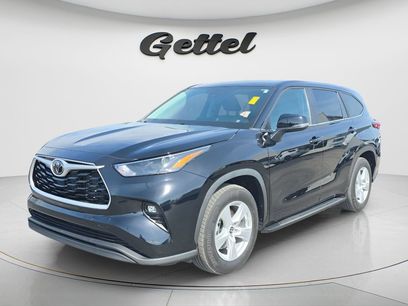 Used 2023 Toyota Highlander LE