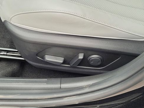 New 2026 Hyundai Elantra Limited image 12