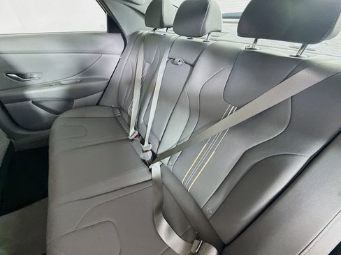 Used 2025 Hyundai Elantra SEL FWD image 22