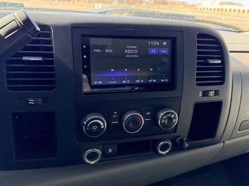 Used 2011 Chevrolet Silverado 2500 W/T image 18