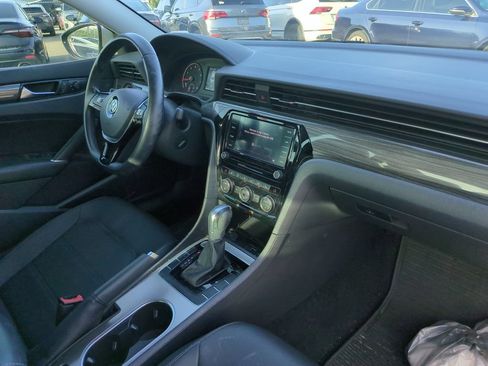 Used 2020 Volkswagen Passat 2.0T R-Line FWD image 6